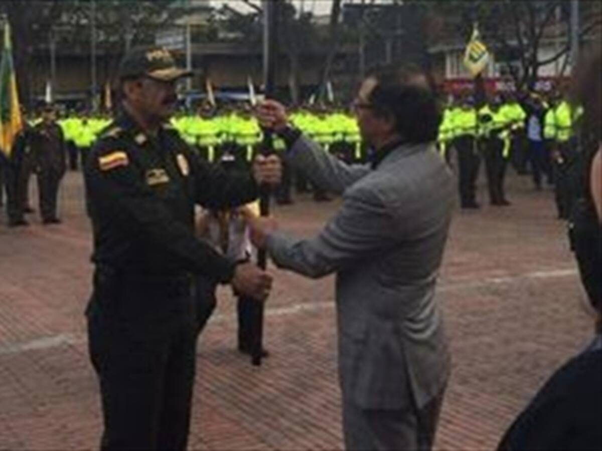 Petro pidió que a diario llamen a lista policías de Transmilenio