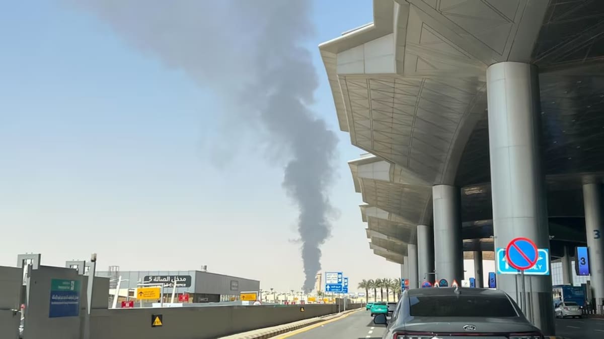 Decenas de heridos en el aeropuerto de Riad tras presunto ataque con misil de los hutíes