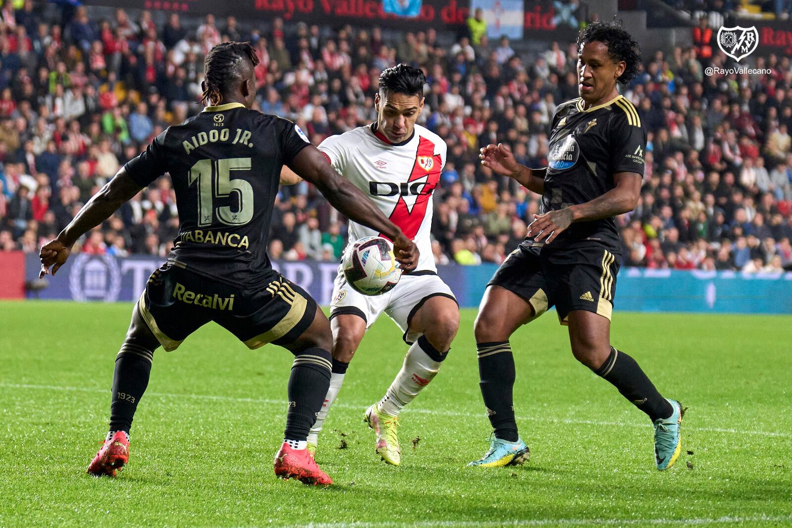 Falcao en su duelo ante el Celta de Vigo / @RayoVallecano