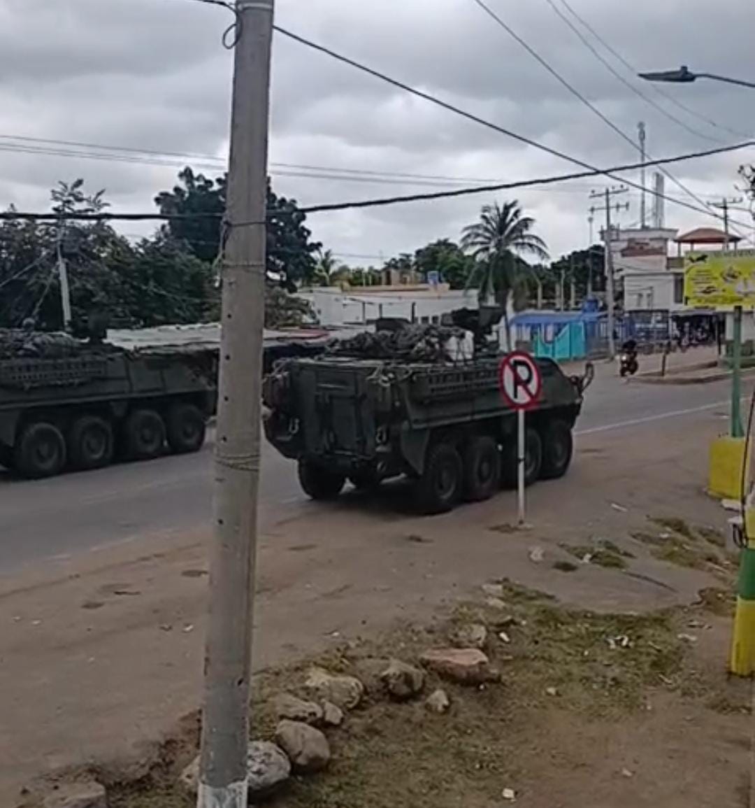 Carros blindados del Ejército en Paraguachón, zona fronteriza con Venezuela. Cortesía