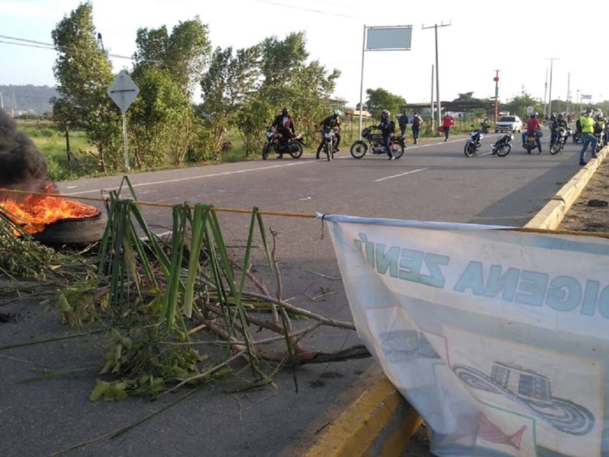 Indígenas Zenú bloquearon la variante Cartagena con una protesta