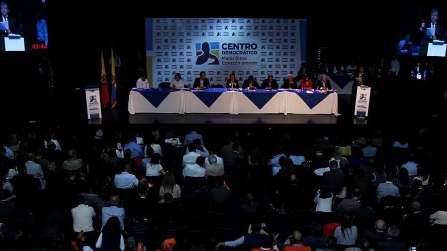 Tres firmas encuestarán a militantes y no militantes del Centro Democrático entre el 20 de noviembre y el 10 de diciembre. Foto: Colprensa