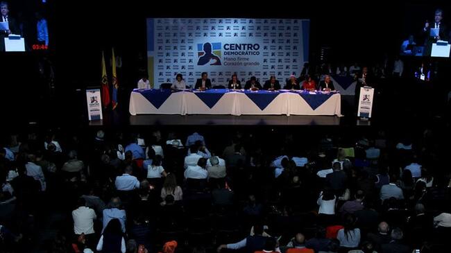 Tres firmas encuestarán a militantes y no militantes del Centro Democrático entre el 20 de noviembre y el 10 de diciembre. Foto: Colprensa