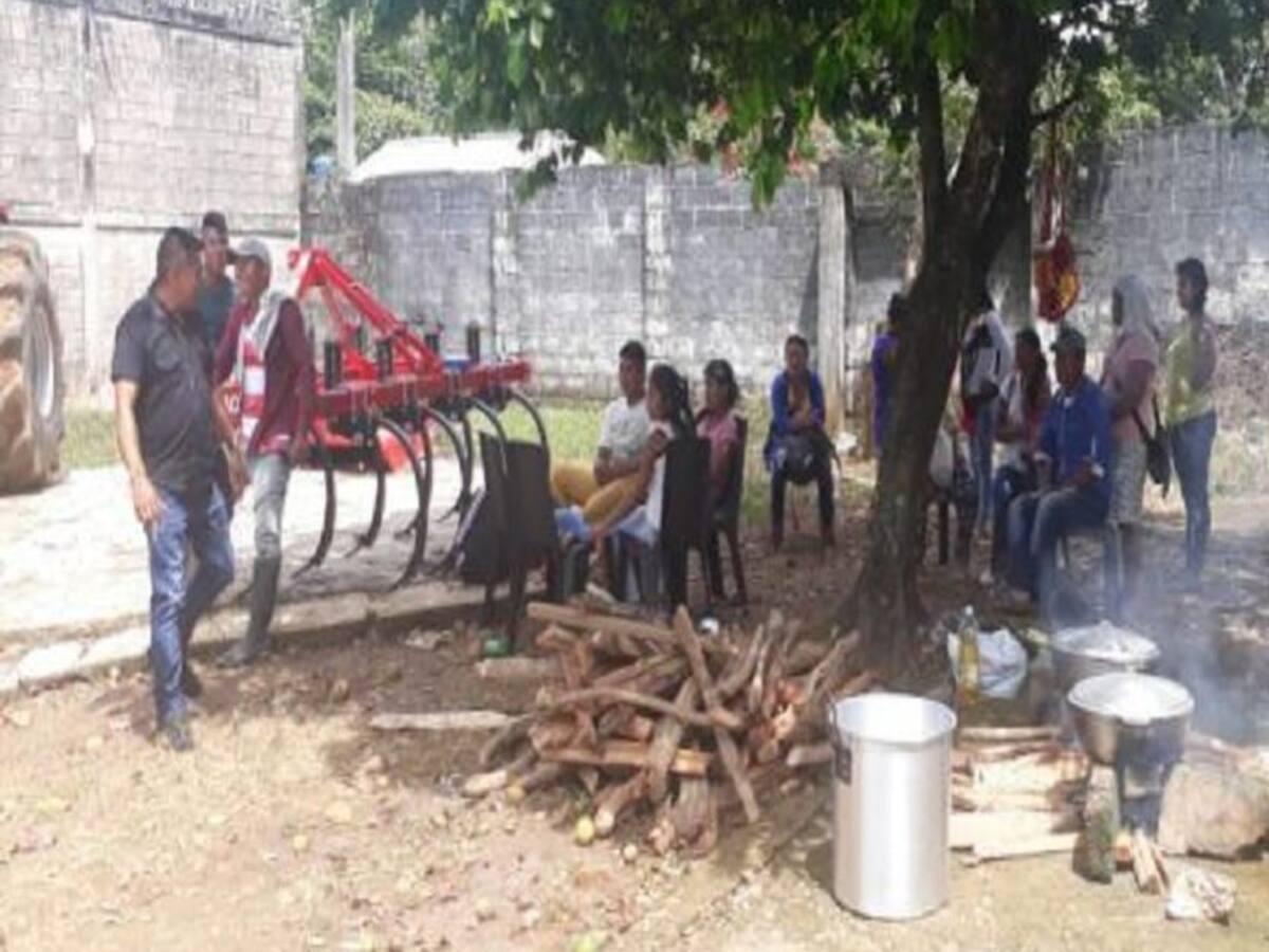 Concretan compromisos para la atención de desplazados en San José de Uré