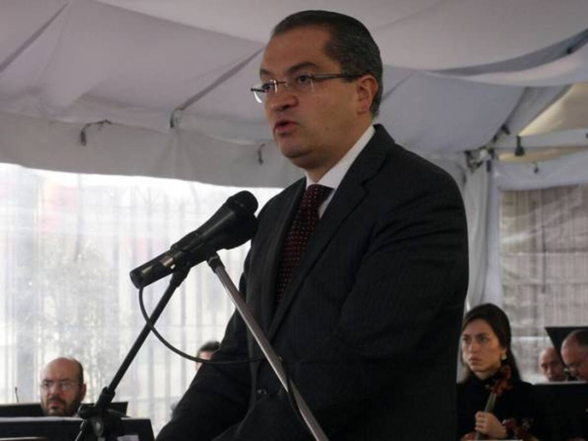 Partido Conservador apoyaría a Fernando Carrillo para la Procuraduría