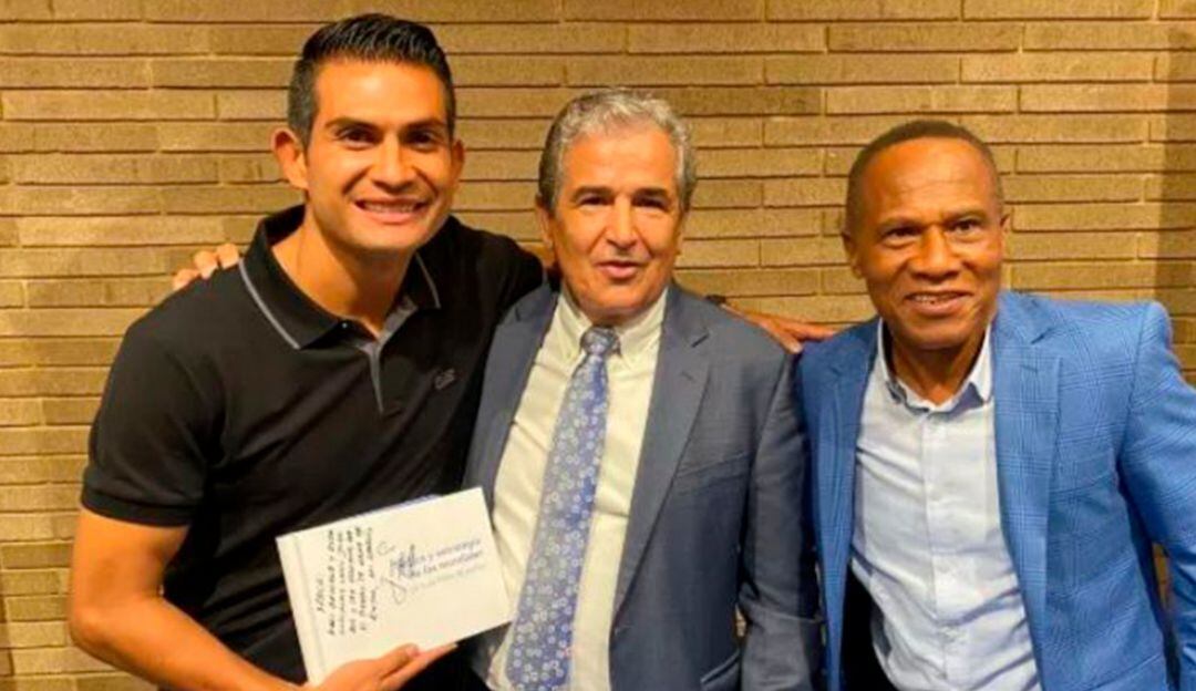David Mackalister Silva, Jorge Luis Pinto y Willington Ortiz en la presentación del libro 'Táctica y Estrategia de los Mundiales'