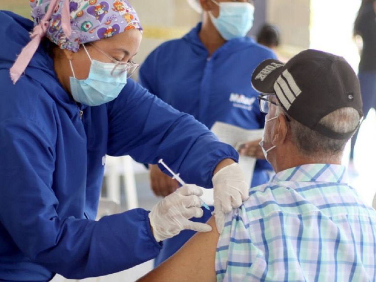 Pacientes con comorbilidades podrán vacunarse sin agendamiento previo