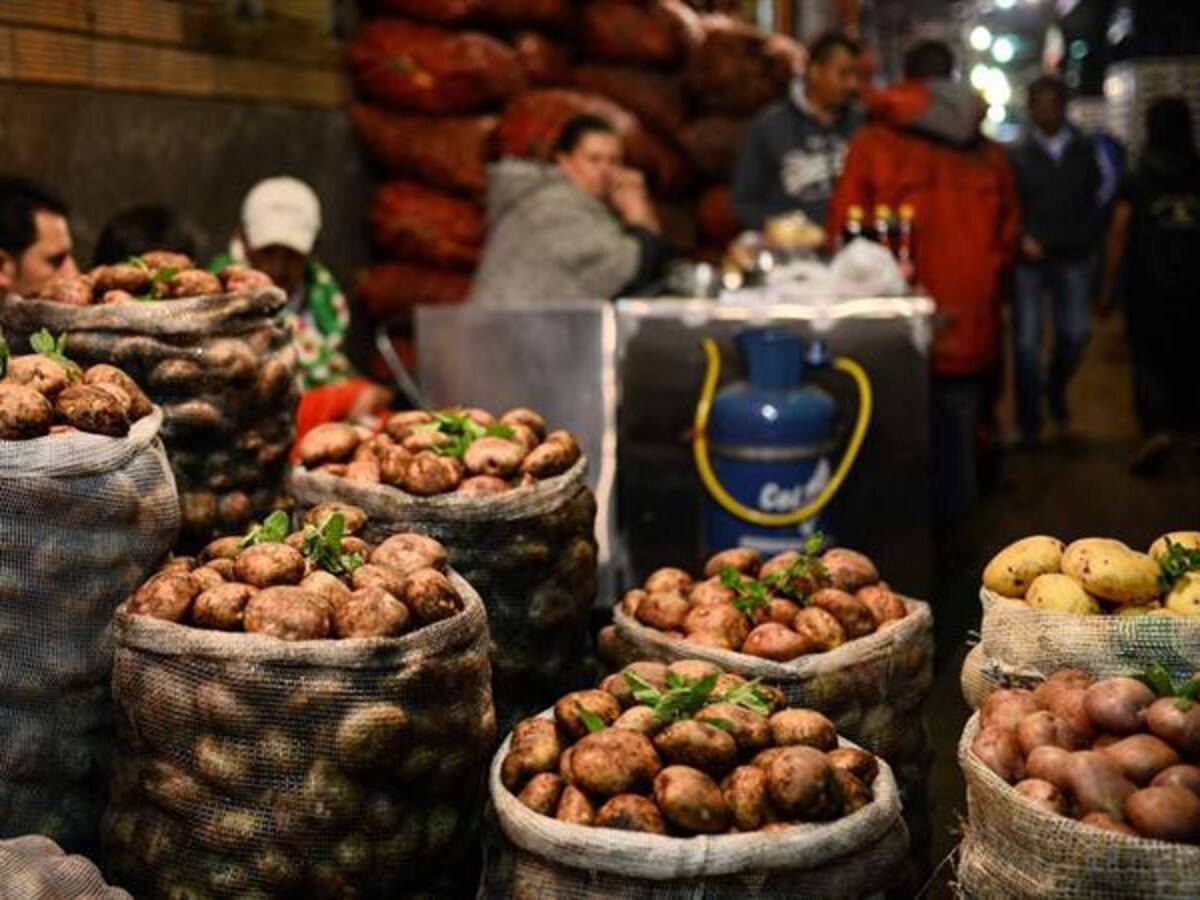 Las elecciones no detienen los mercados de plaza