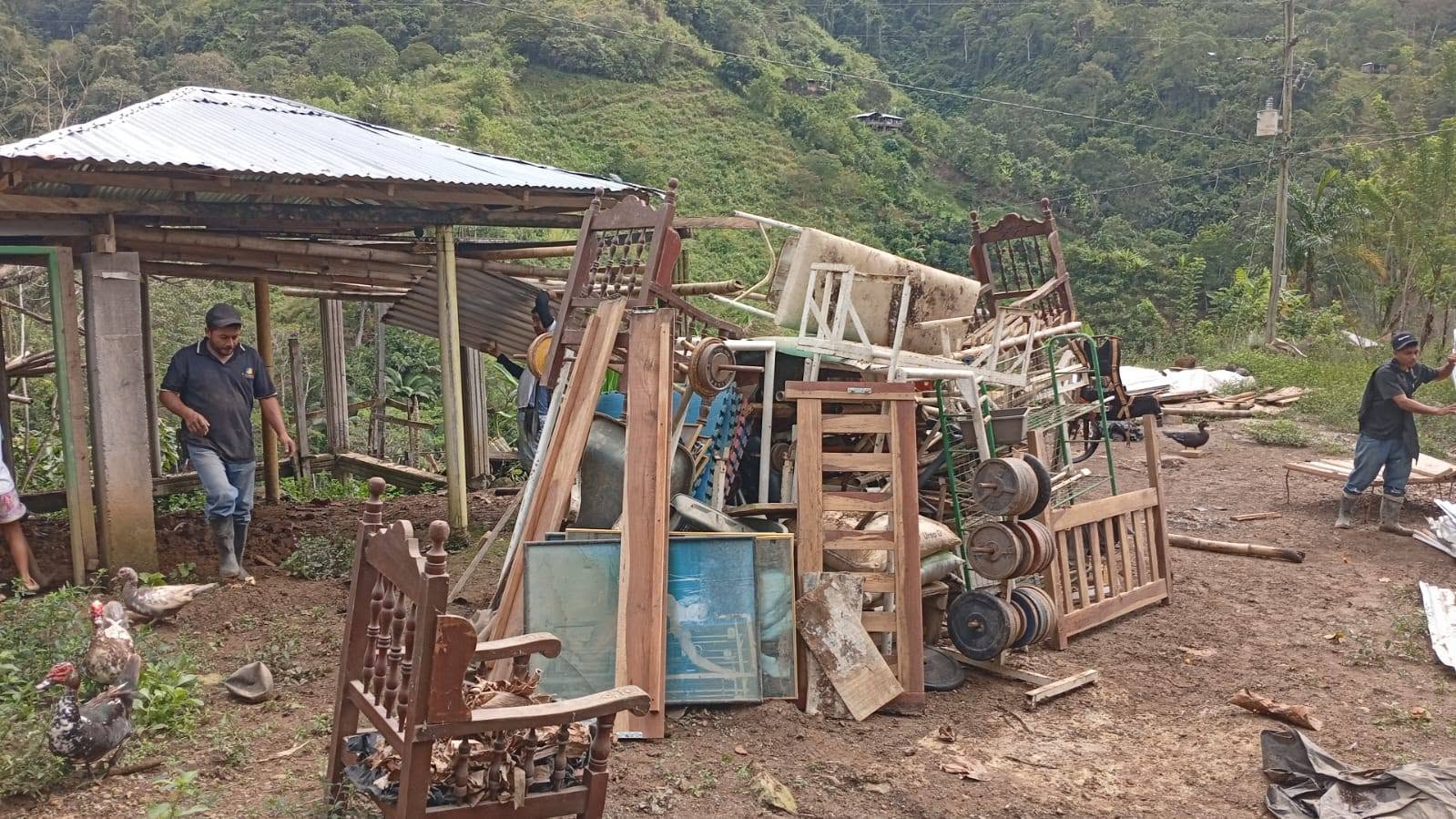 Casas destechadas por fuerte vendaval en Dabeiba- foto German Tuberquia