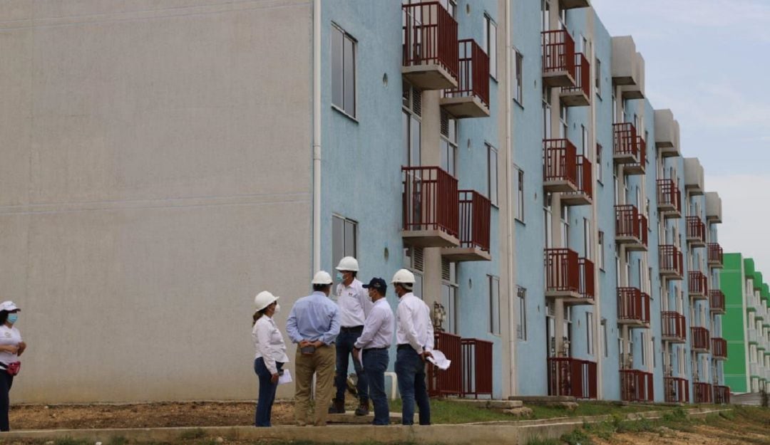 La visita se realizó a los apartamentos de las etapas 1 y 2