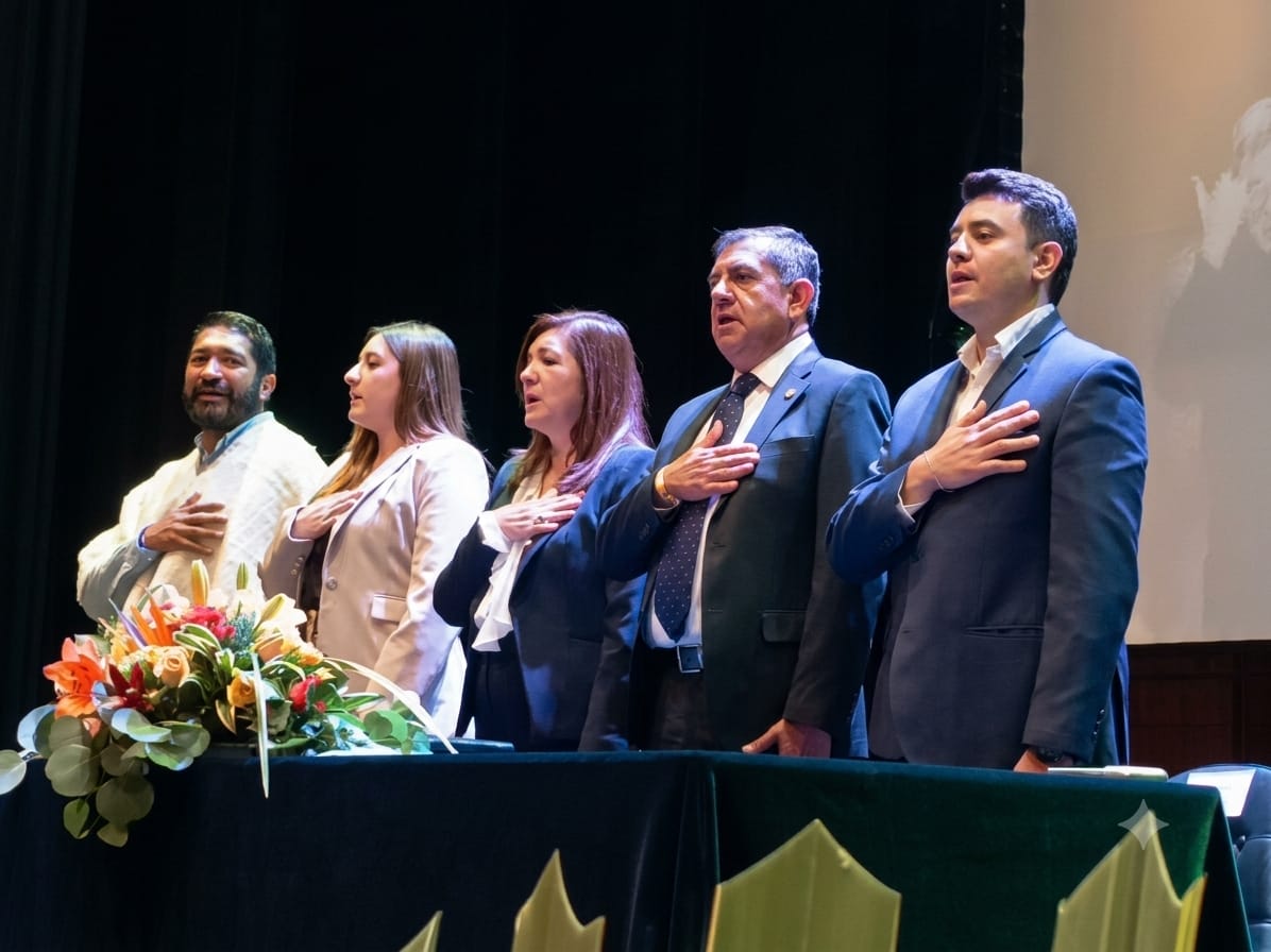 El director de la Agencia de Desarrollo Rural, César Pachón Achury, estuvo como delegado del Gobierno nacional en la posesión del nuevo alcalde de Tunja Rafael Acevedo Pedroza / Foto: Caracol Radio.