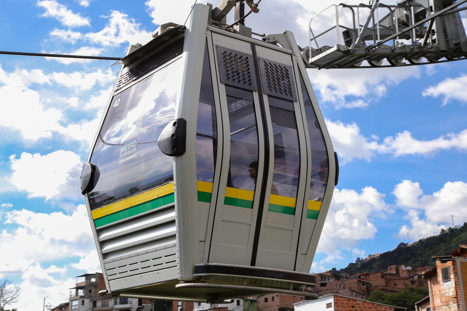 Mantenimiento del Metrocable Línea J en Medellín. Foto: Cortesía Metro de Medellín