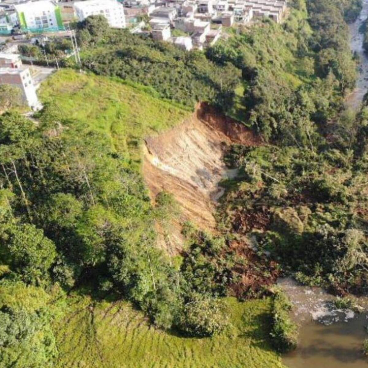 Habitantes tienen algunas hipótesis sobre las causas del alud en Santa Rosa