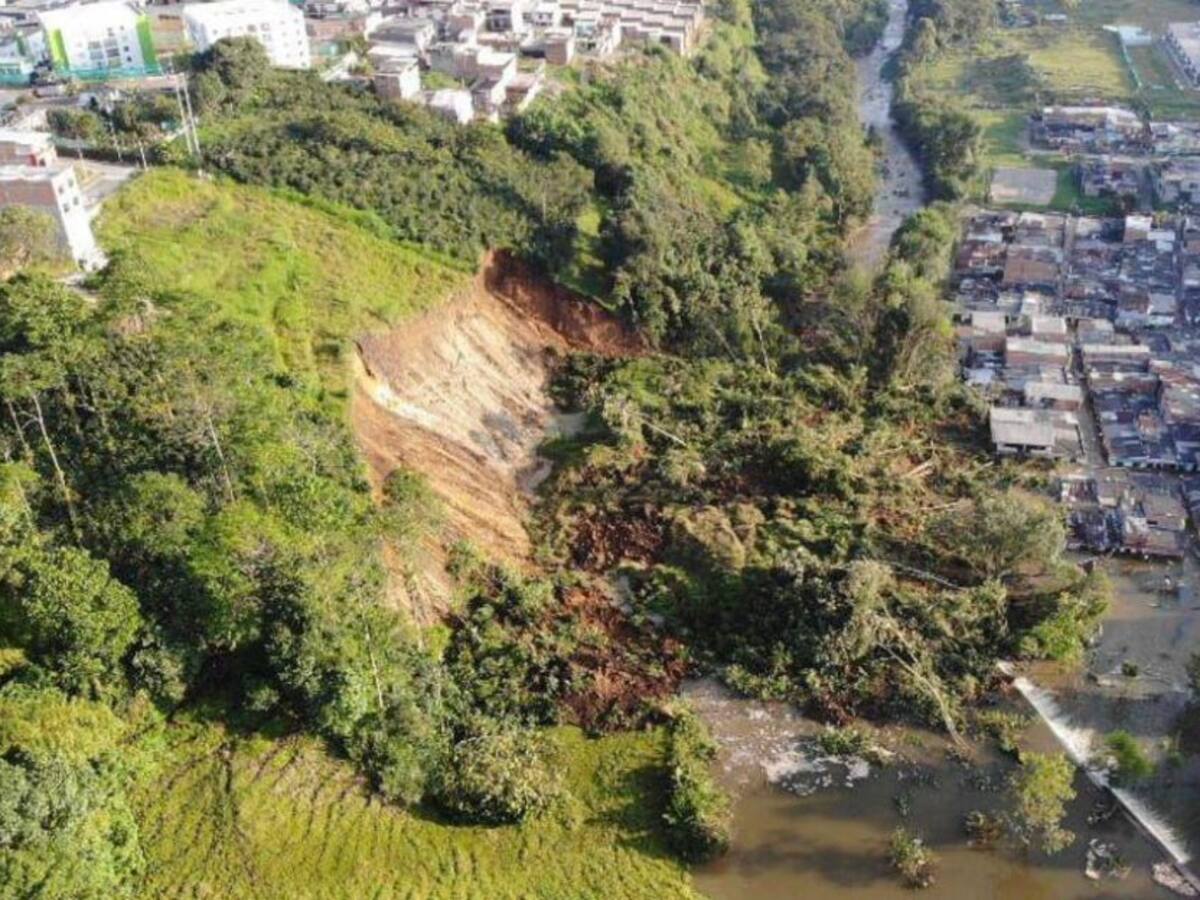 Habitantes tienen algunas hipótesis sobre las causas del alud en Santa Rosa