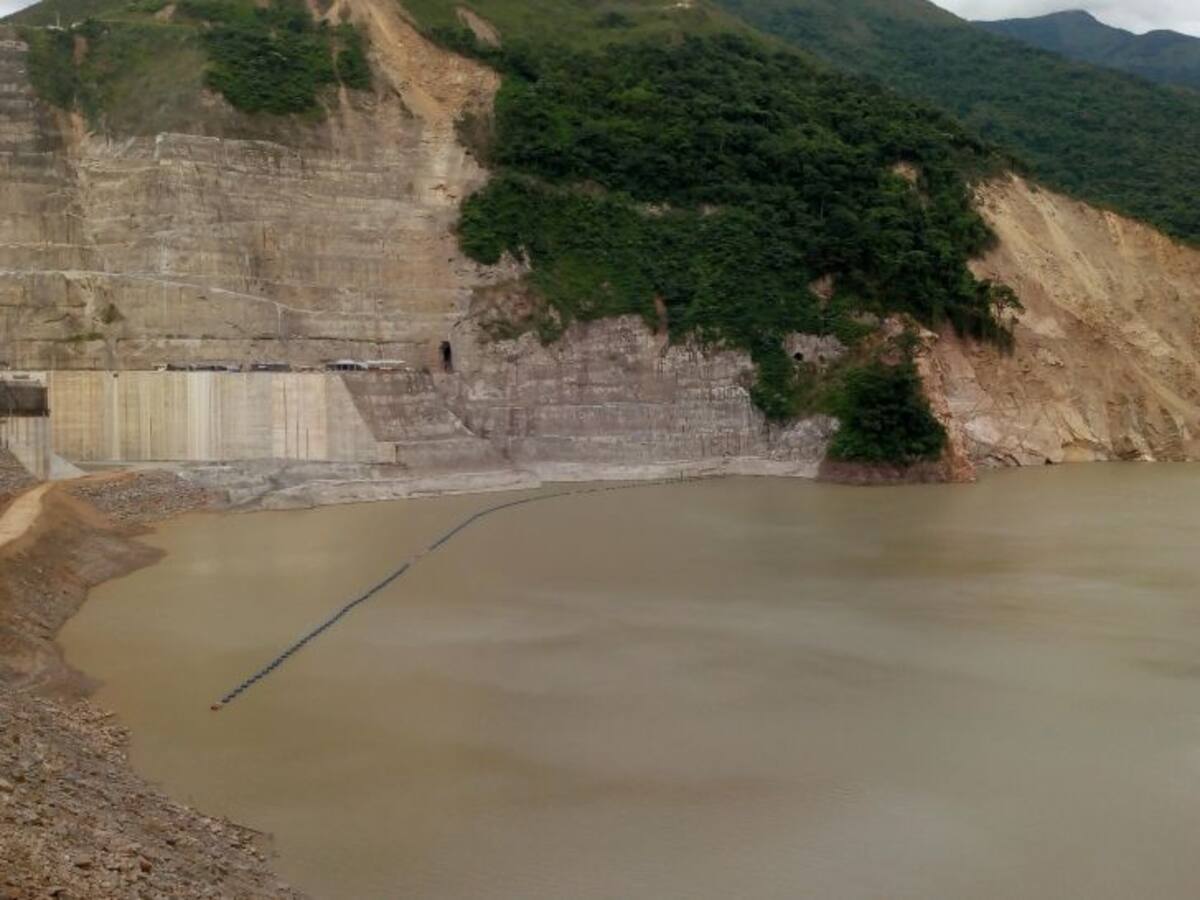 Un metro diario aumenta el nivel del embalse en Hidroituango