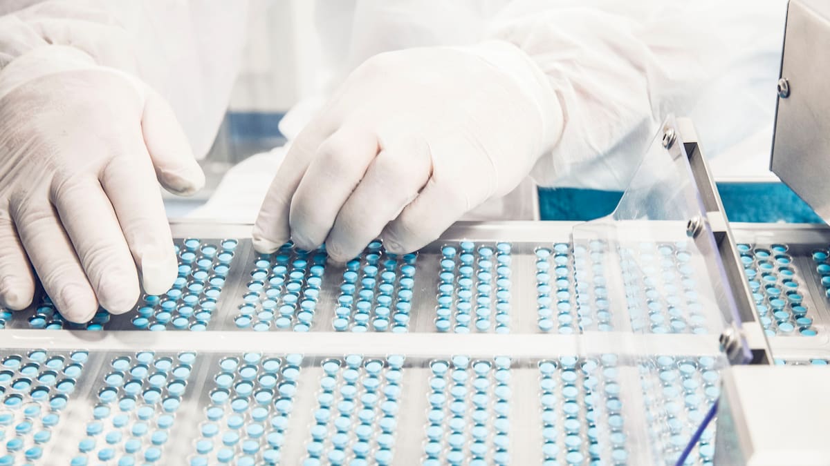 Laboratorio de la UDEA duplicó fabricación de medicamentos desabastecidos en Colombia