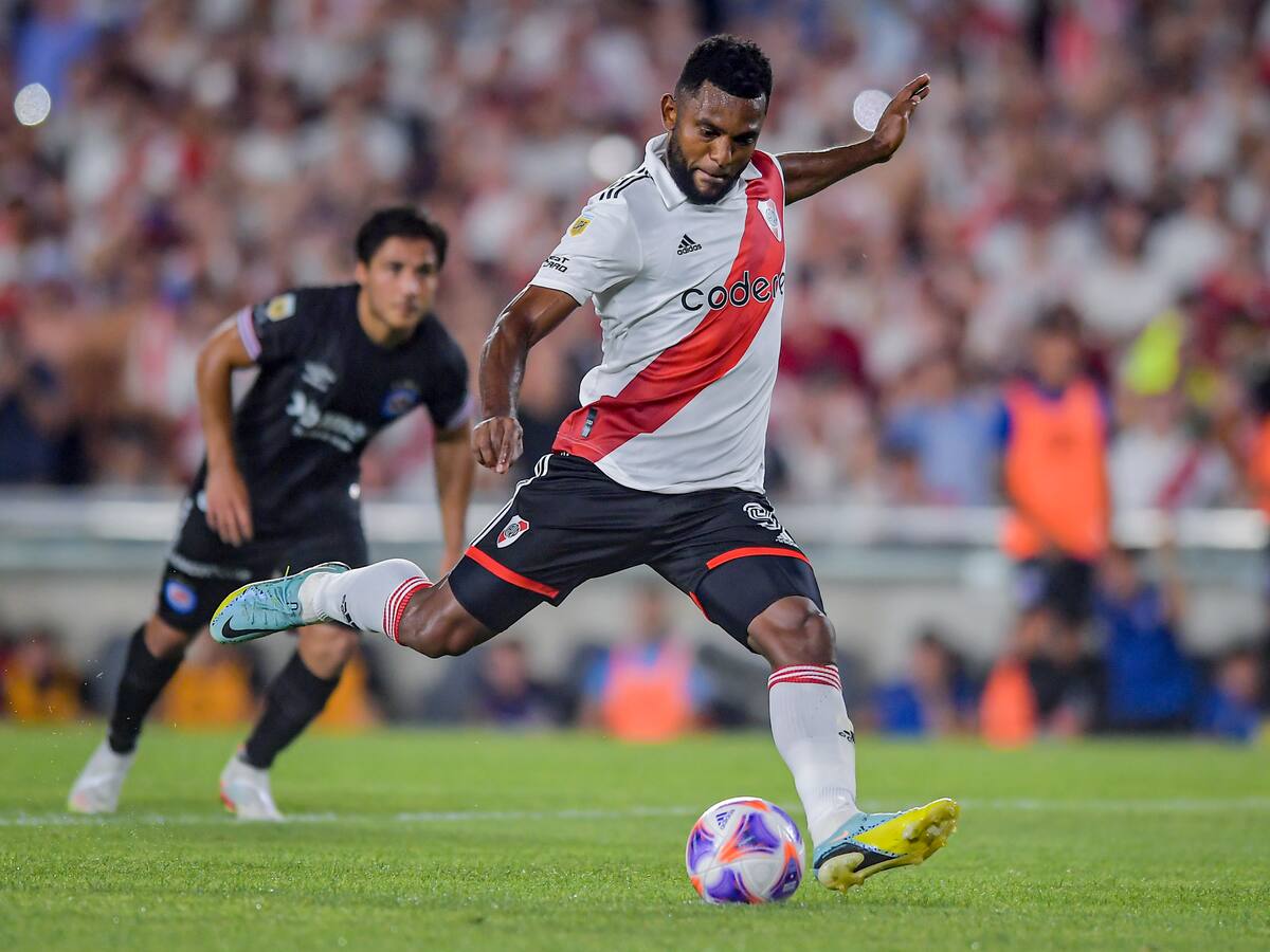 A Miguel Ángel Borja le pasó de todo en siete minutos: marcó y salió lesionado