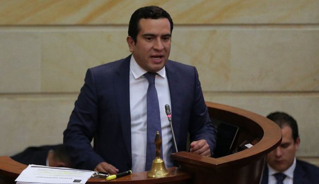 Uno se cansa de hacer política con hipocresía: Edward Rodríguez