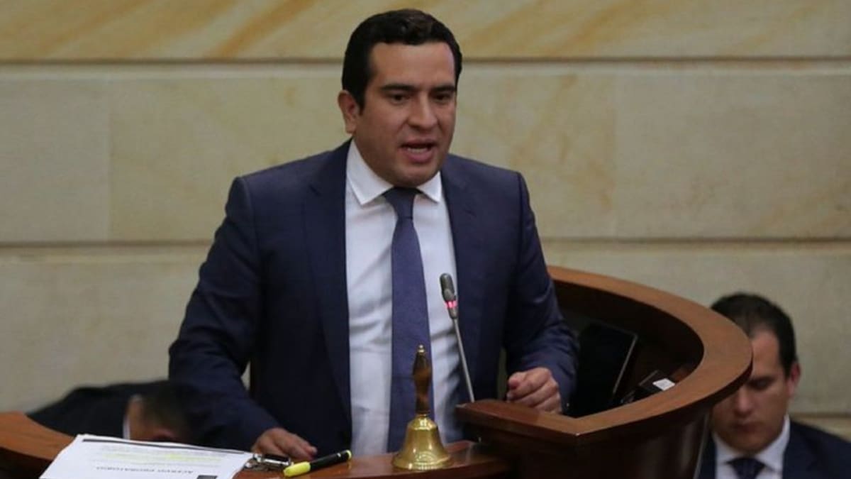 Edward Rodríguez sigue en el Centro Democrático y será candidato al Senado