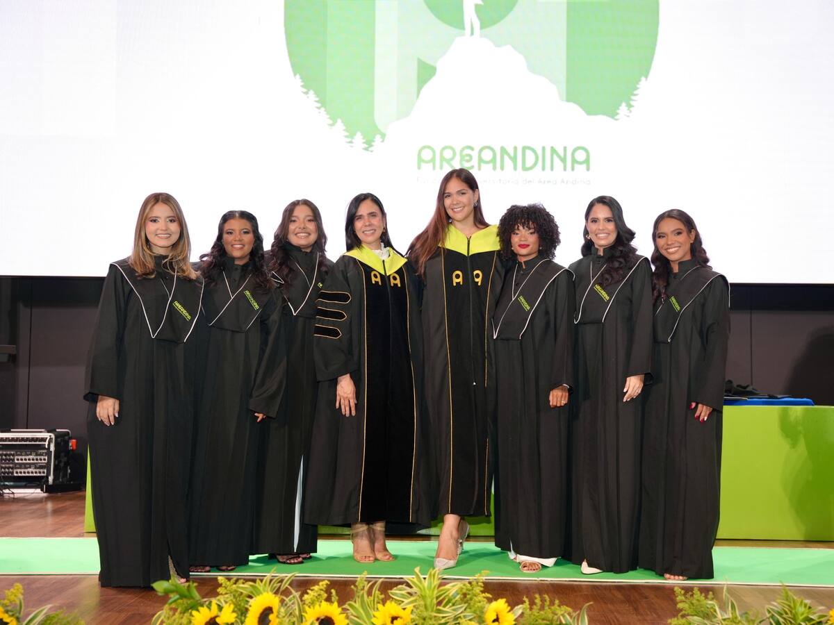 Primera promoción de Comunicadores Sociales del Areandina se graduaron en Valledupar