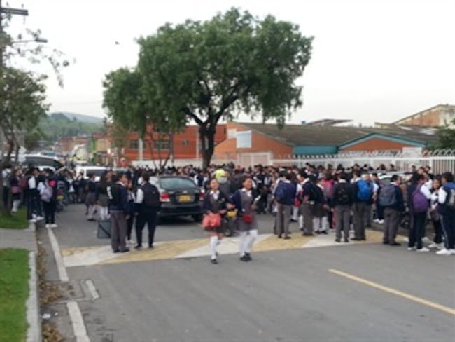 Estudiantes protestaron en Bogotá por muerte de uno de sus compañeros