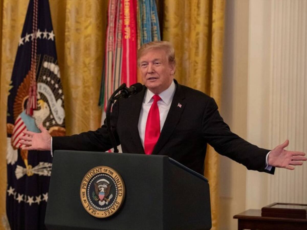 Médico habla sobre los posibles pequeños derrames cerebrales de Donald Trump