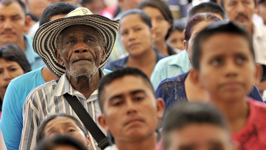 Funcionarios de los ministerios del Interior, Justicia, Agricultura, la Oficina de Derechos Humanos y la Defensoría, escucharon las inquietudes de los campesinos alrededor de varios temas. Foto: Getty Images