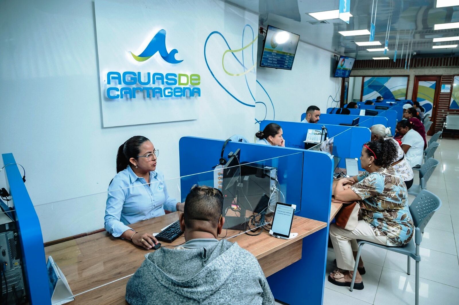Aguas de Cartagena conmemora el día nacional del usuario y del vocal de control