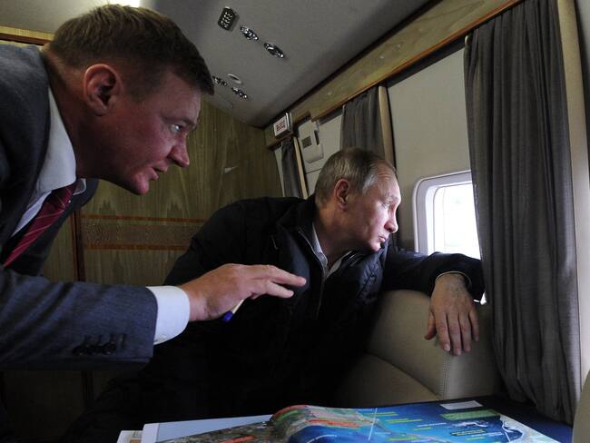 Román Starovoit, destituido del cargo de ministro de Transporte en la mañana del lunes, fue encontrado muerto en su casa en la tarde del mismo día.
(Foto: MIKHAIL KLIMENTYEV/Sputnik/AFP via Getty Images)