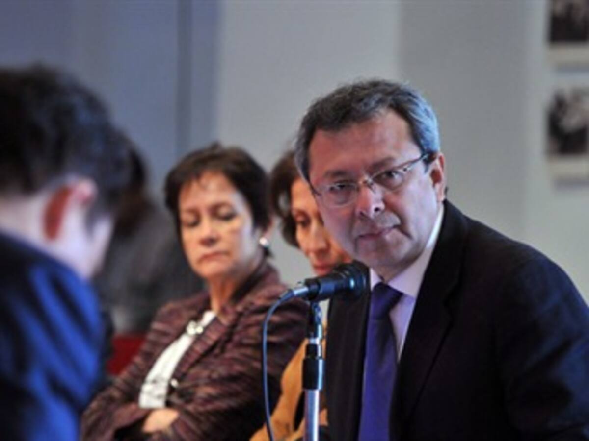 Procuraduría absolvió al director del IPES