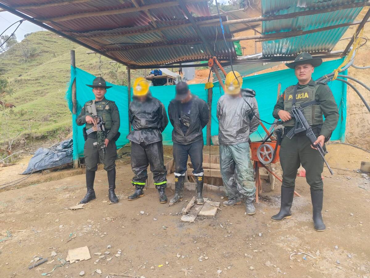 Capturan a tres personas por minería ilegal en zona rural de Santa Rosa de Osos