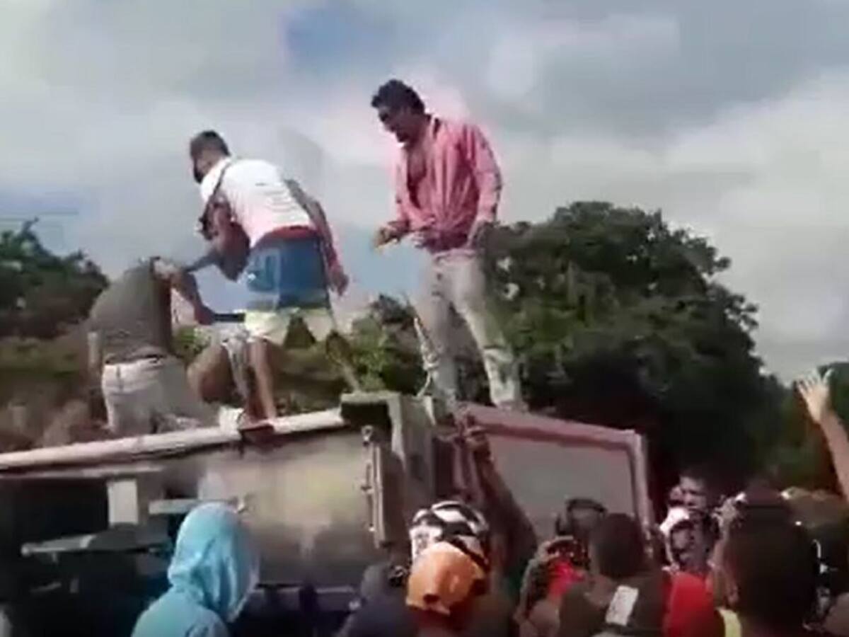 Saquean furgón con 950 kilos de pescado entre Cartagena y Barranquilla