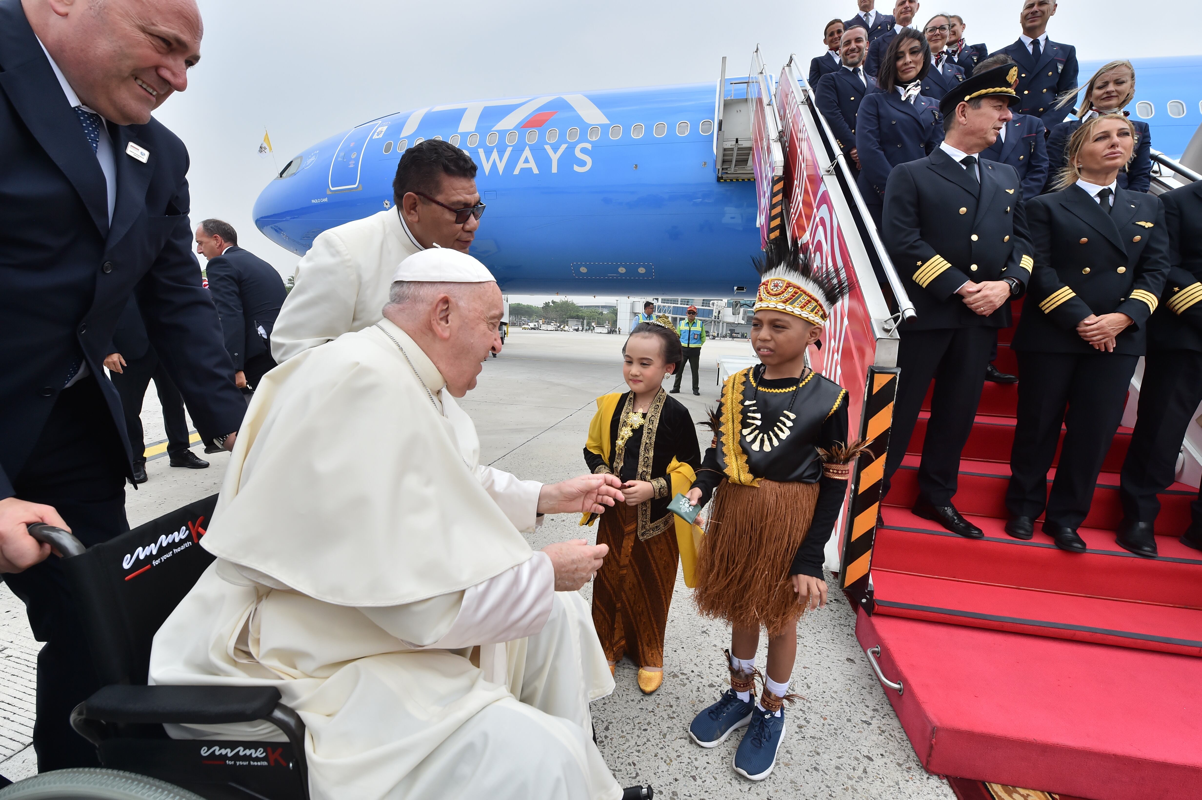 Llegada del papa Francisco a Jakarta, Indonesia, para su jornada de viaje papal por 4 países en 2 semanas.
(Foto:   Indonesia Papal Visit Committee / Agus Suparto / Pool/Anadolu via Getty Images)