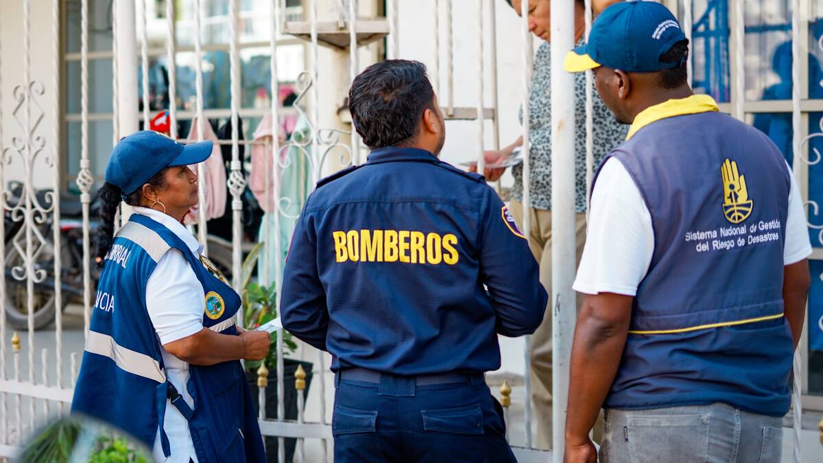 Bomberos de Cartagena lidera campaña para evitar incendios por quema de basuras