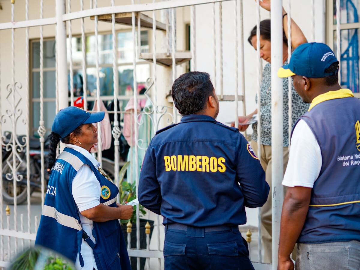 Bomberos de Cartagena lidera campaña para evitar incendios por quema de basuras