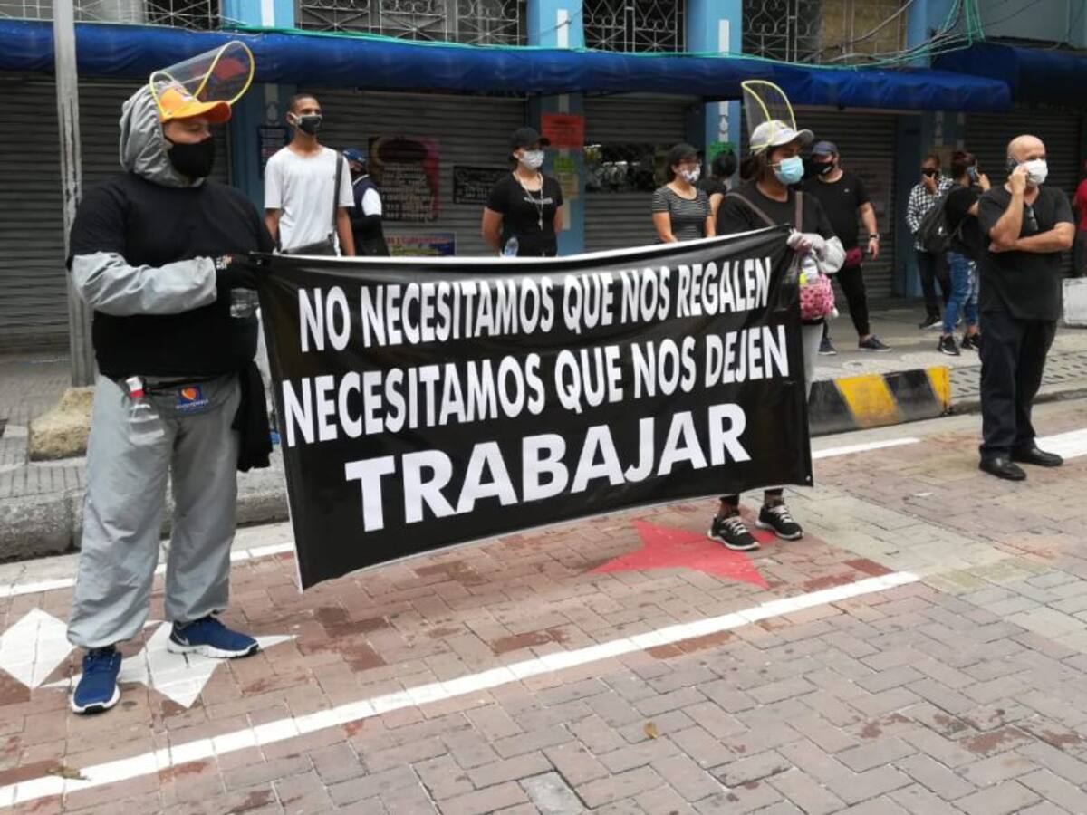 "Que nos dejen trabajar": comerciantes del centro protestan