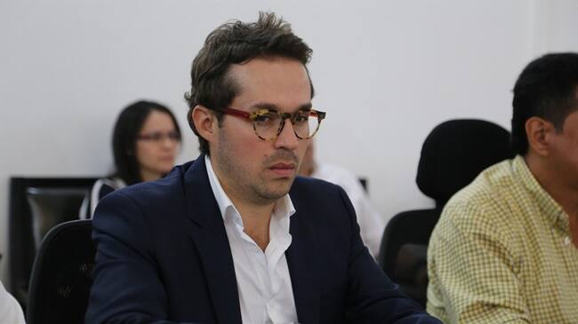 El viceministro de las TIC, Juan Sebastián Rozo, aseguró que impuesto a la telefonía no tiene sustento jurídico pues es competencia del Congreso . Foto: Concejo de Bucaramanga