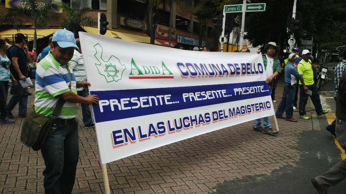 Los temas centrales por los cuales se manifiestan son la salud y los salarios.