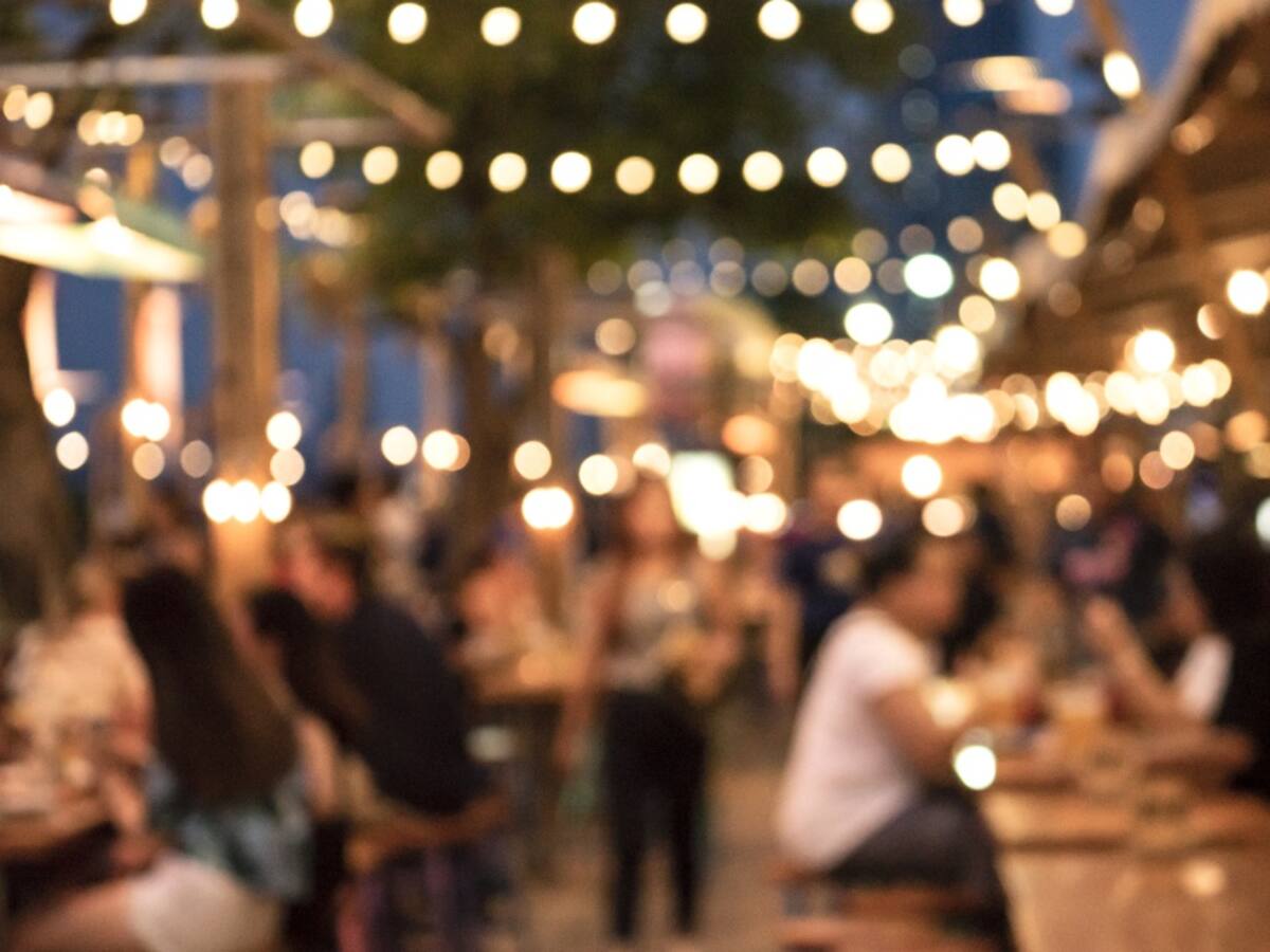 Italia cierra discotecas e impone tapabocas obligatorio en las noches