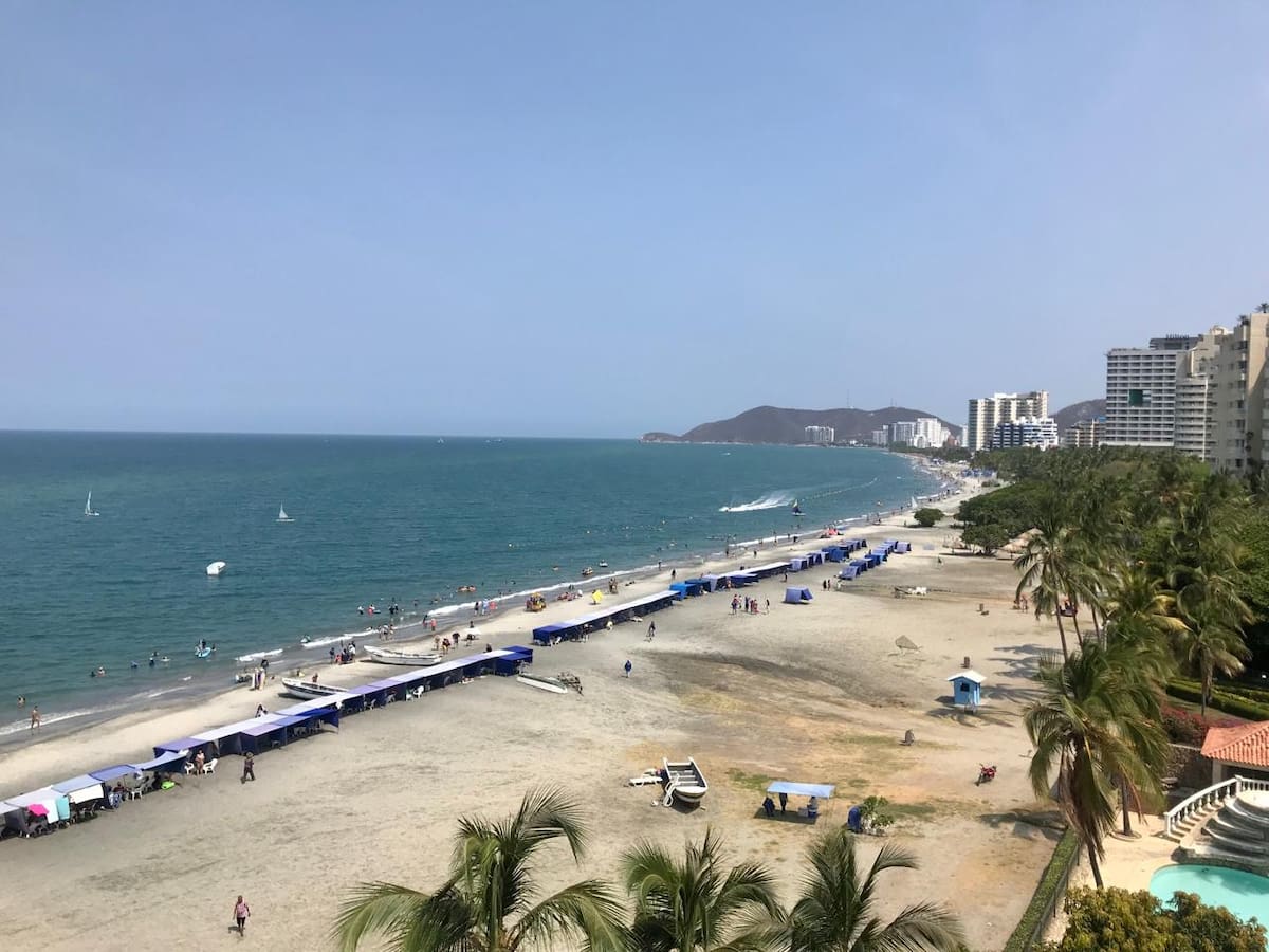 Turistas que arriban en Santa Marta hacen llamado a la concientización de reciclaje