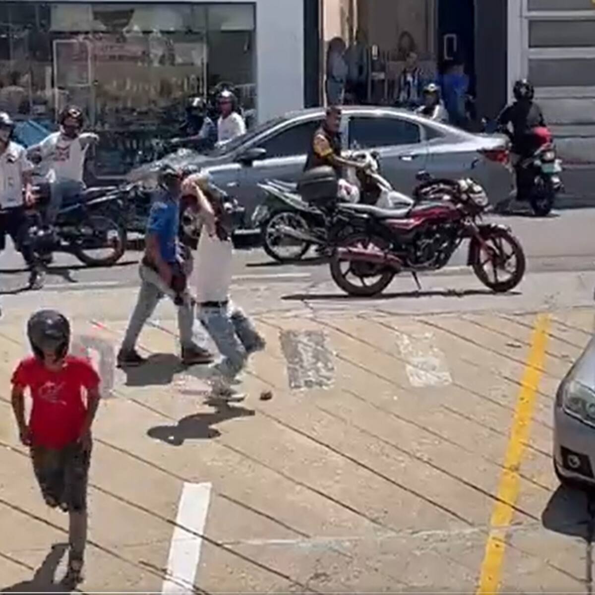 EN VIVO | Protestas en Bucaramanga: Minuto a minuto de los disturbios tras accidente