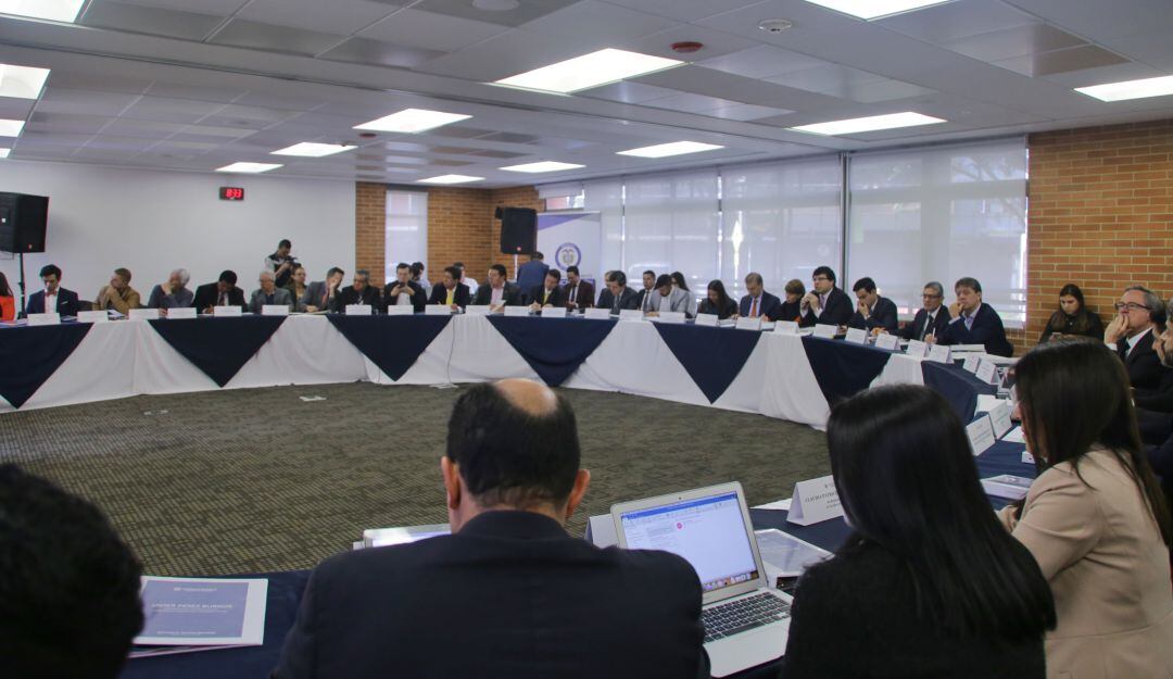 Mesa formal de negociación del aumento del salario mínimo para el 2019