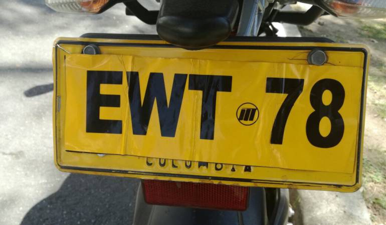 Moto recuperada a presuntos fleteros