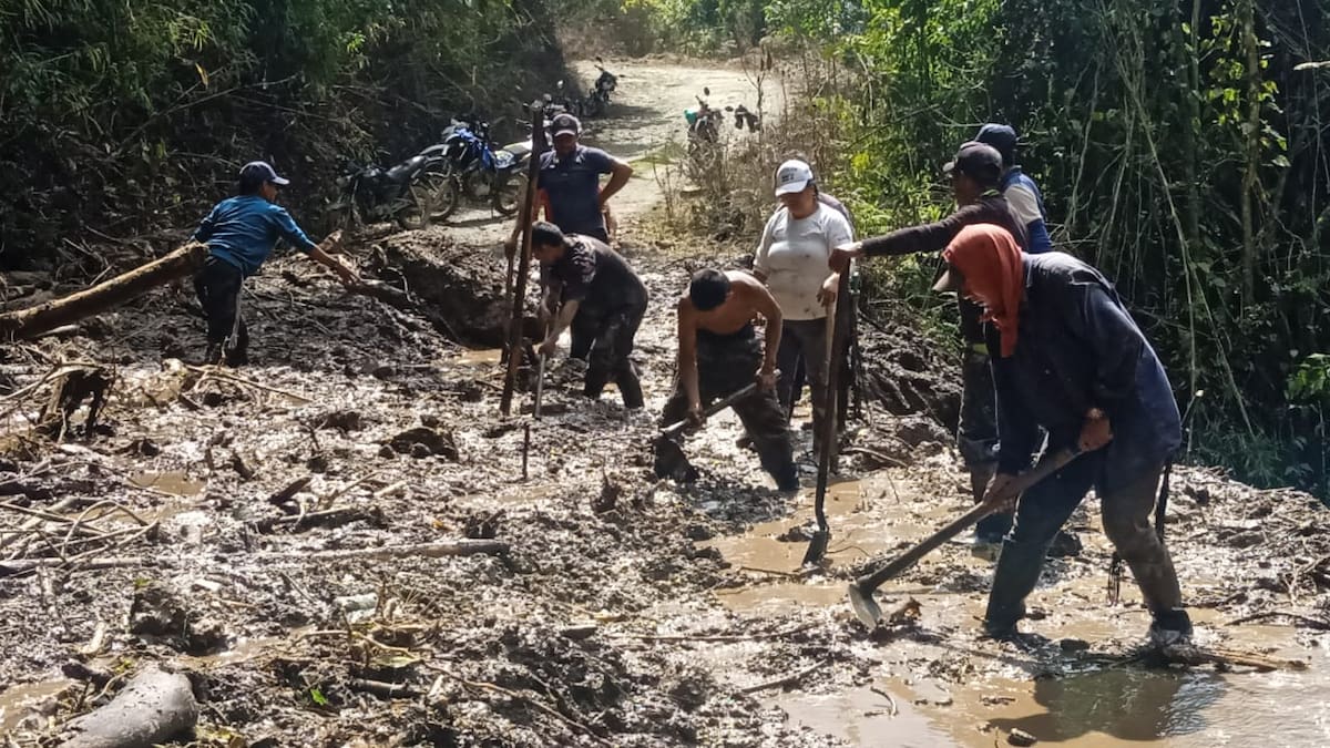 Derrumbe en Pradera afecta a comunidad y pone en riesgo el abastecimiento