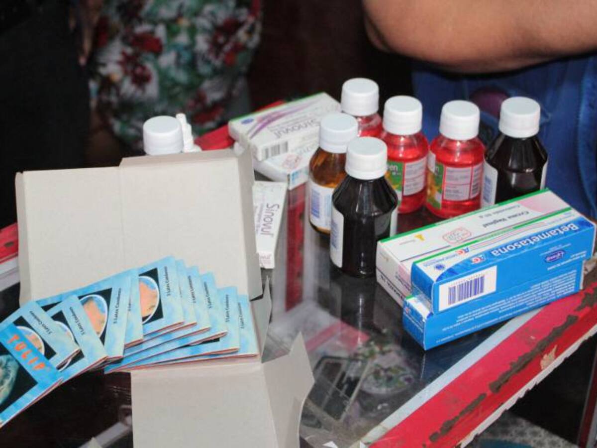 Autoridades de salud de Cartagena decomisan medicamentos y suspende actividades a tres tiendas