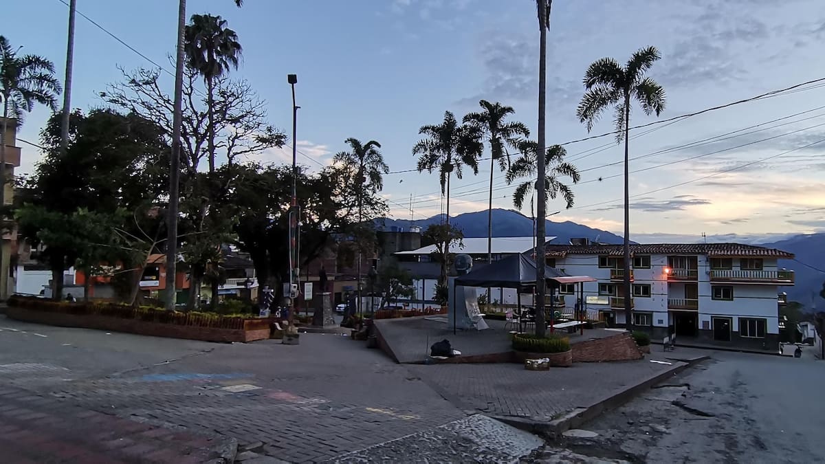 Hombres armados hostigaron la estación de policía de Ituango, Antioquia