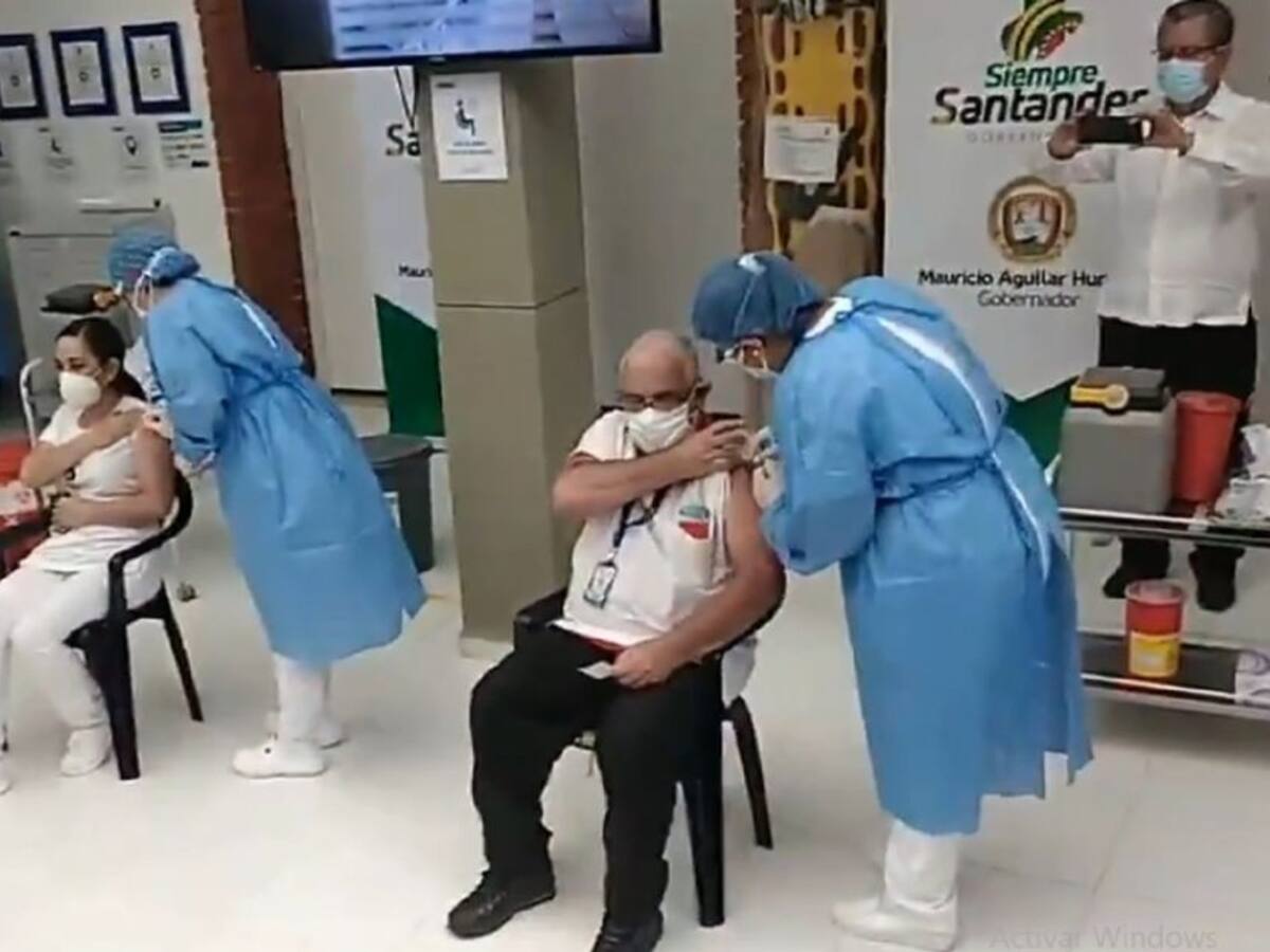 En el Hospital Universitario inició vacunación en Santander