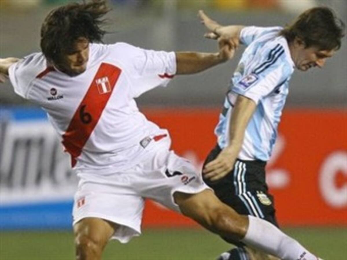 Perú busca doblegar al líder de las eliminatorias