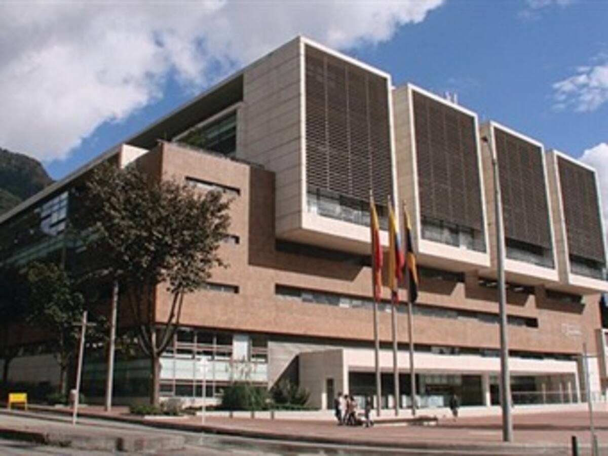 Ofrecen recompensa de 50 millones de pesos por asesinos de universitarios en Córdoba