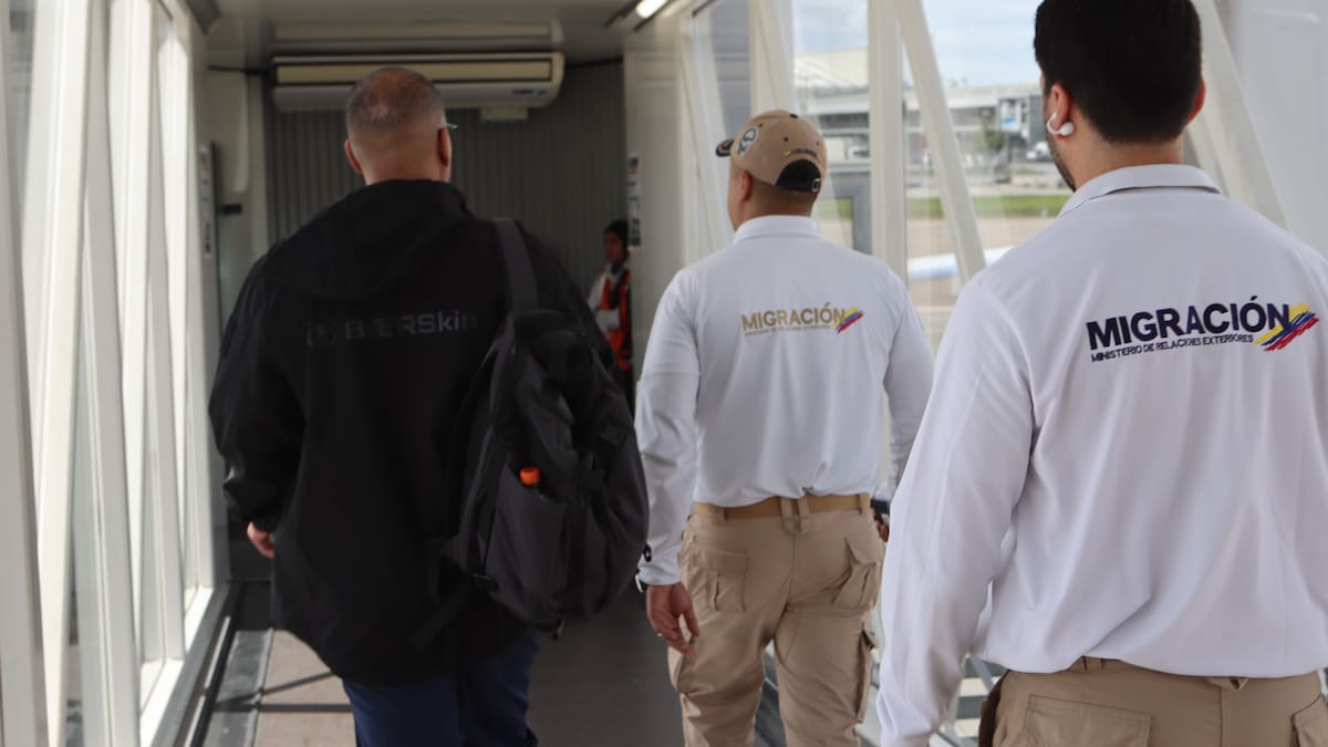 Inadmitieron a un ciudadano ruso que quería llegar a Medellín con fines de explotación sexual